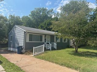 251 Meadowcrest Dr, Saint Louis, MO