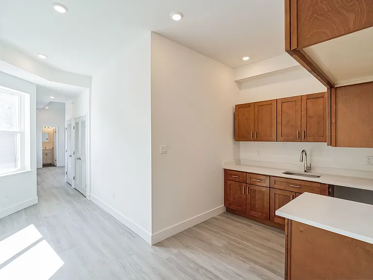 513 N 63rd St #4 — Photo 20