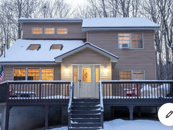 7 Sheffic Dr, Gouldsboro, PA 18424