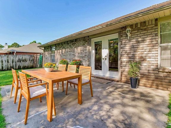 4th image of 3424 Esplanade Dr