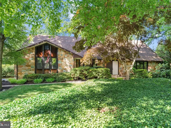 112 Hitching Post Dr, Wilmington, DE 19803