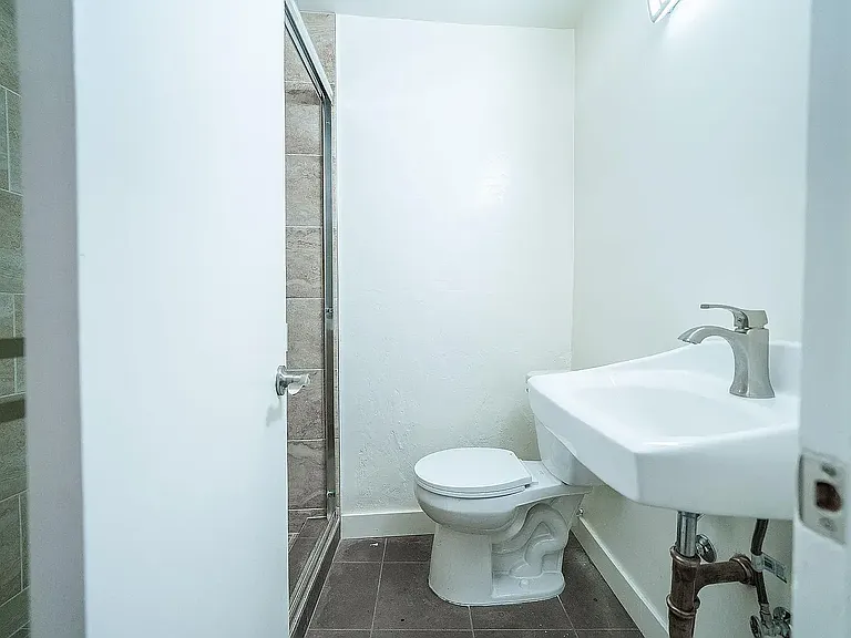 1011 San Julian St #201 — Photo 5