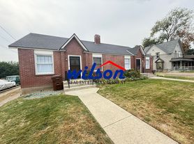 1522 & 1522 1/2 Browne Ave, 1522 Browne Ave