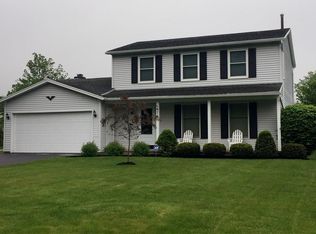 676 Bishops Ln, Webster, NY 14580