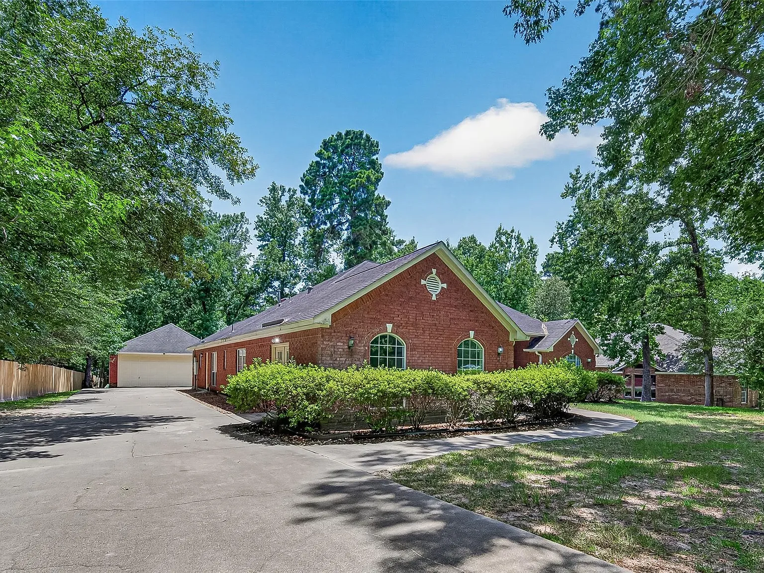 4 bed, 3.0 bath, 3355 sqft, $3,275 — Photo 2