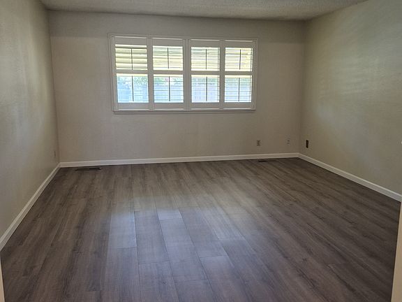 5th image of 6627 N Chestnut Ave