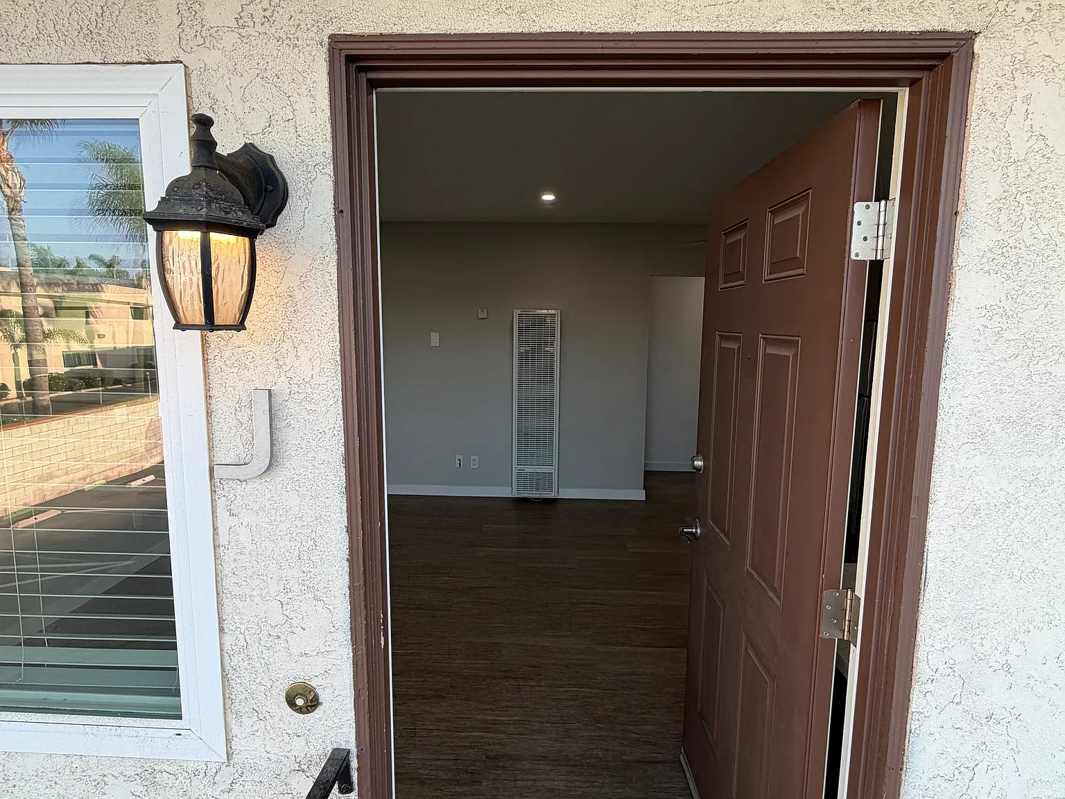 1 bed, 500 sqft, $1,900 — Photo 1