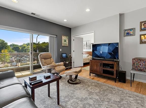 2nd image of 1224 Chicago Ave APT 204