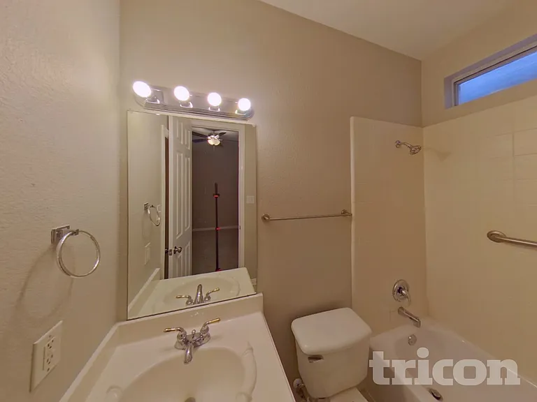 1980 Creekside Dr — Photo 12