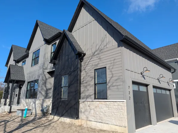 722 S Berkley Ave, Elmhurst, IL 60126