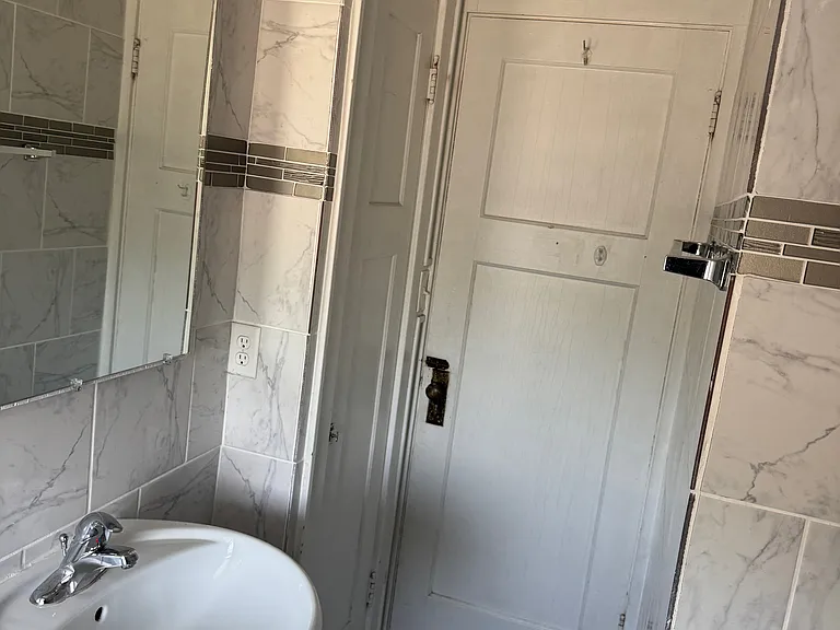 1811 E Menlo Blvd #2 — Photo 8