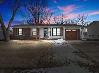 2239 La Cuesta Dr, Florissant, MO 63031