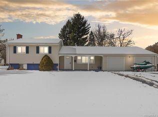 9 Longview Dr, Bloomfield, CT 06002