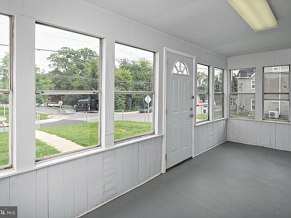 4th image of 8800 Maple Ave