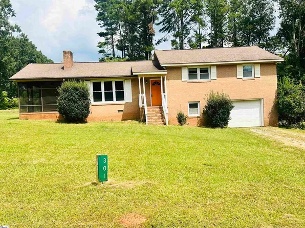 301 Dixon St, Clinton, SC 29325