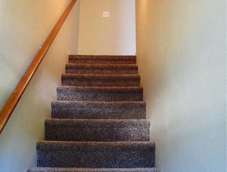 885 NE Scott Ct — Photo 12