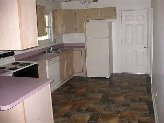 203 PECAN COURT 004
