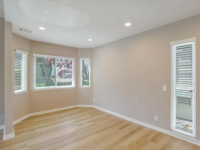 608 Mystic Ln — Photo 20