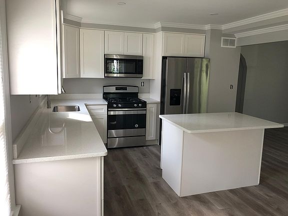3rd image of 1839 Buckingham Ave