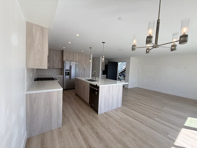 222 Cedar St #B — Photo 4