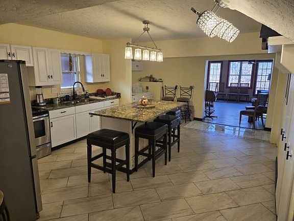 3rd image of 2249 Blue Ridge Blvd