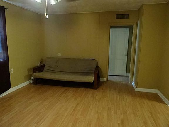 2nd image of 3104 Louisiana Ave