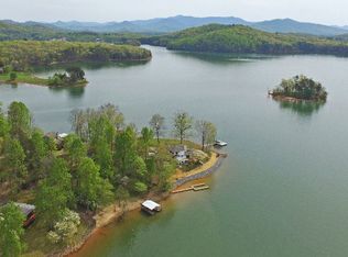 960 Walker Point Rd, Hayesville, NC 28904