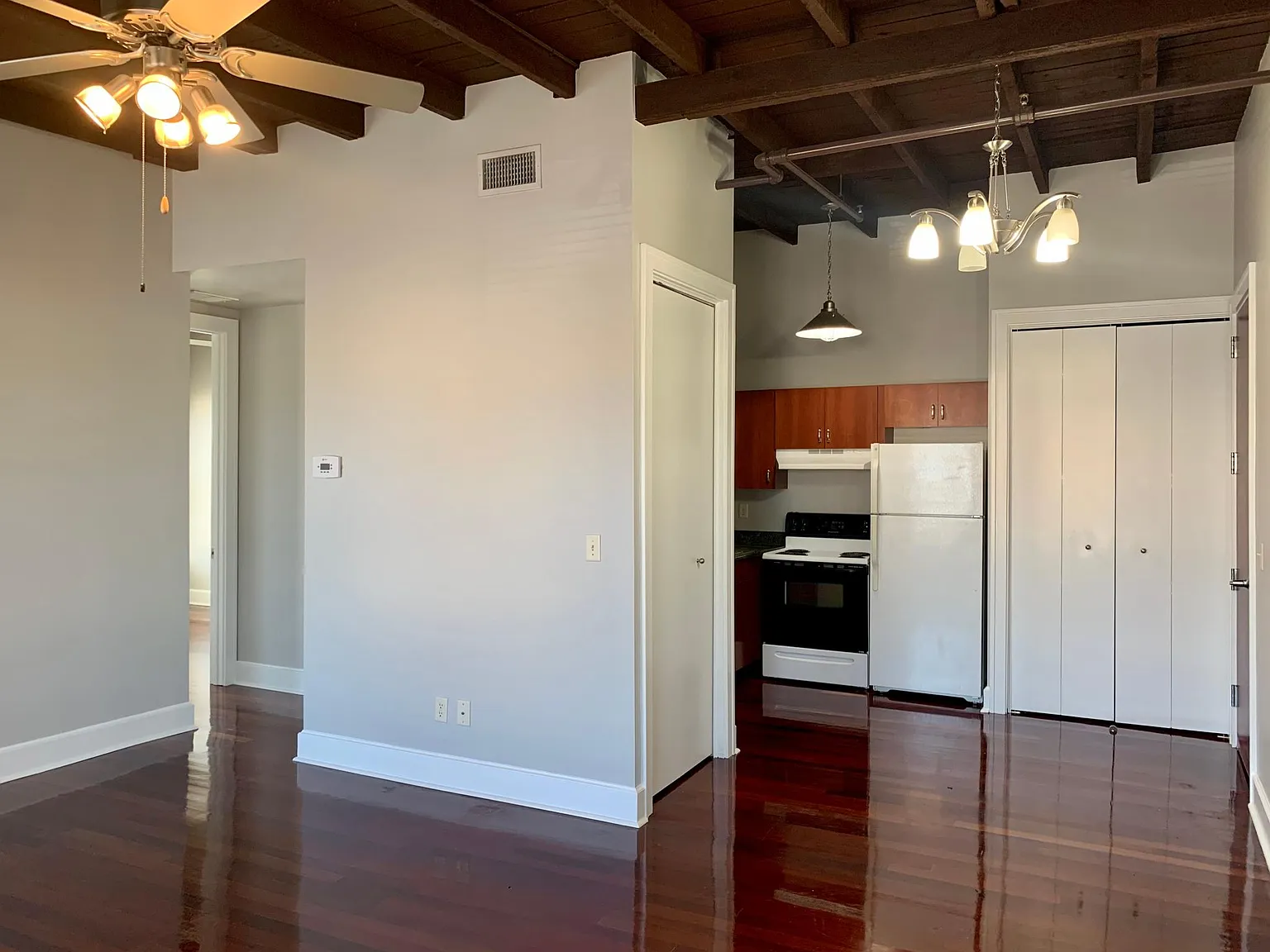2 bed, 925 sqft, $1,575 — Photo 3
