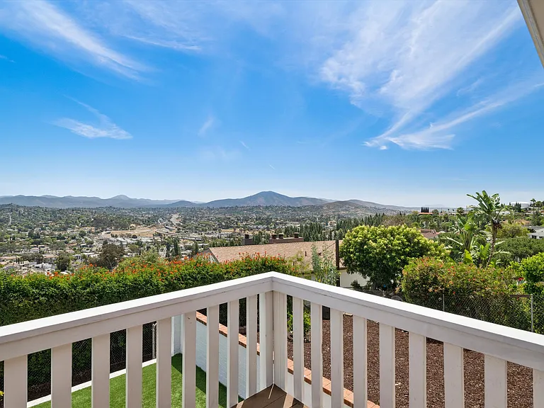 4258 Summit Dr — Photo 24