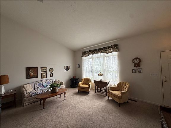 4th image of 163 Lillian Ln