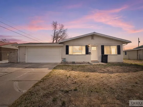 2850 E Teton St, Ammon, ID 83406