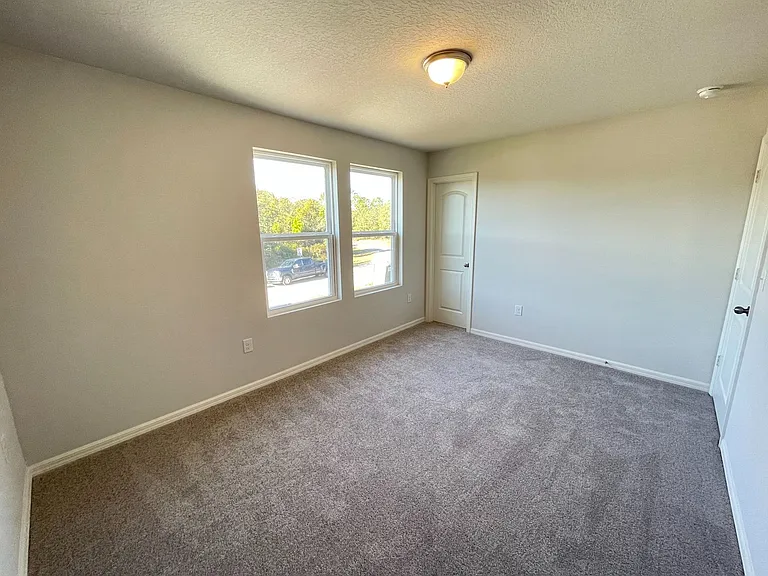 1630 Tench Ct — Photo 10