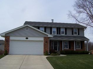 1078 Gloria Dr, Elk Grove Village, IL 60007