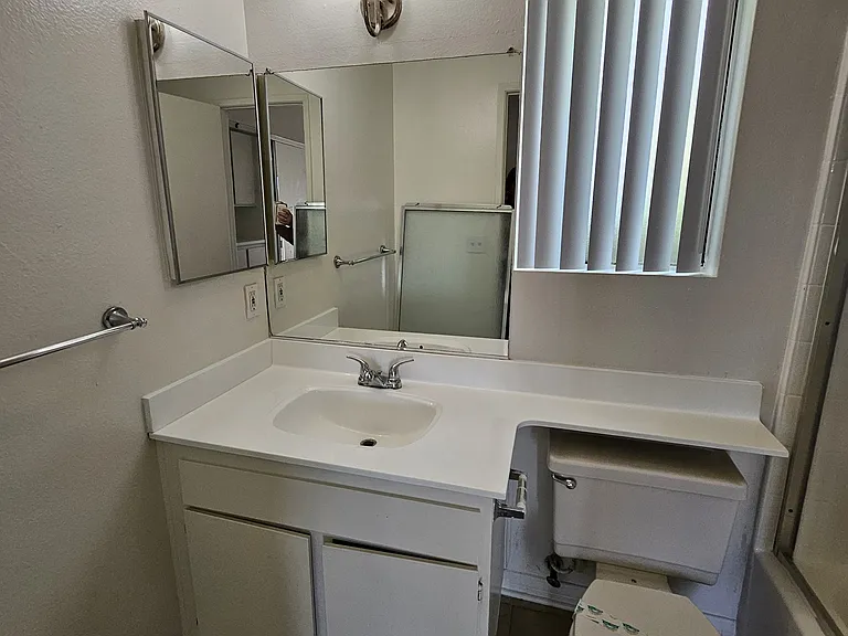 1140 Belmont Ave #4 — Photo 10