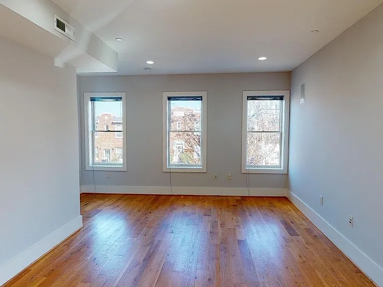 1159 Oates St NE #C — Photo 15