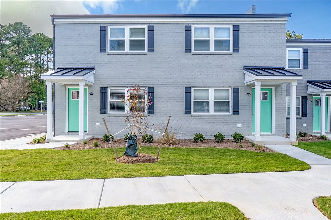 2 bed, 1.5 bath, 1188 sqft, $1,895 — Photo 2