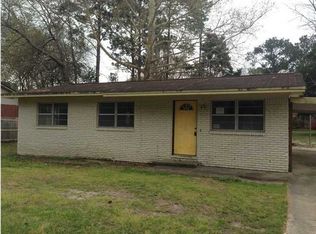 883 E Williams Ave, Crestview, FL 32539