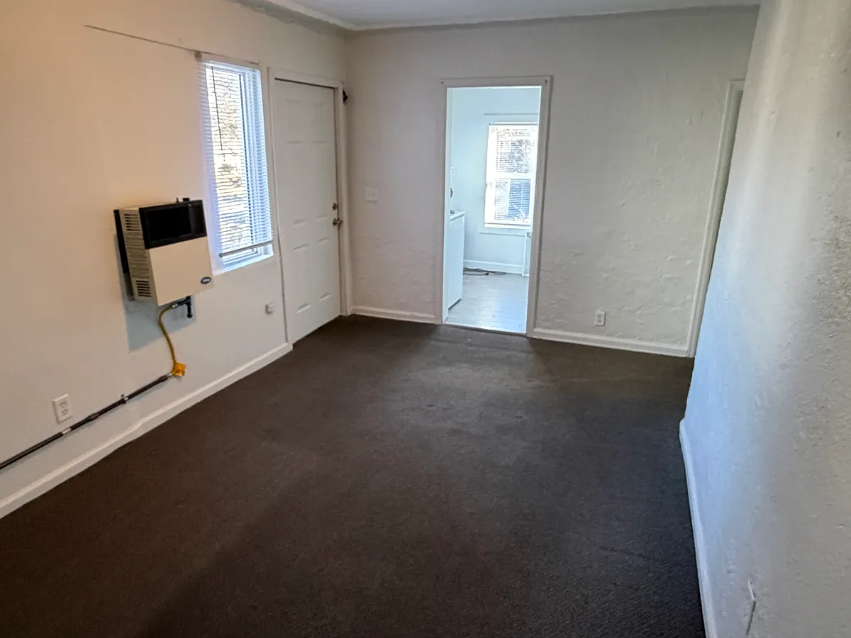 Building Photo - 837 Underwood Ave #3