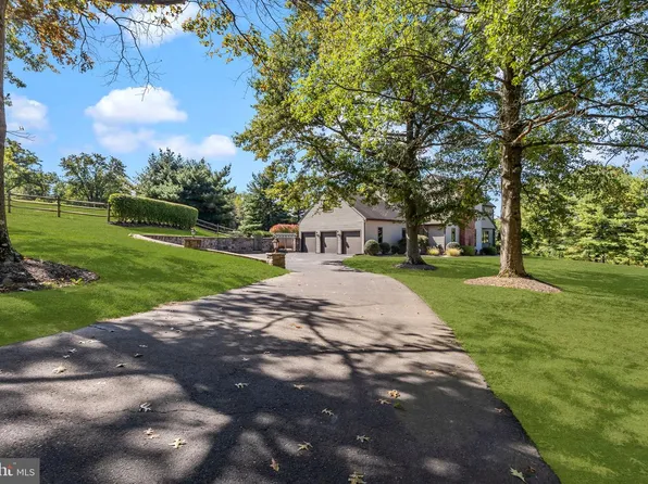 1101 Deerfield Ln, Doylestown, PA 18901