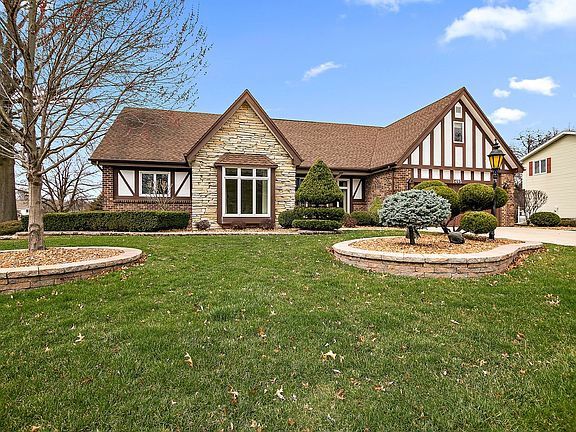 2nd image of 1495 Westminster Ln