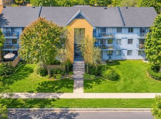 65 Trailwood Dr #233, Mississauga, ON L4Z 3L1