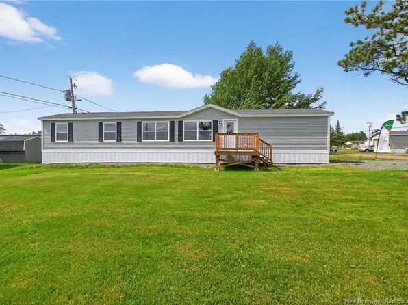 8 Linda Ln, Moncton, NB E1E 3T9