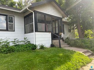 815 W 2nd St, Sioux Falls, SD 57104