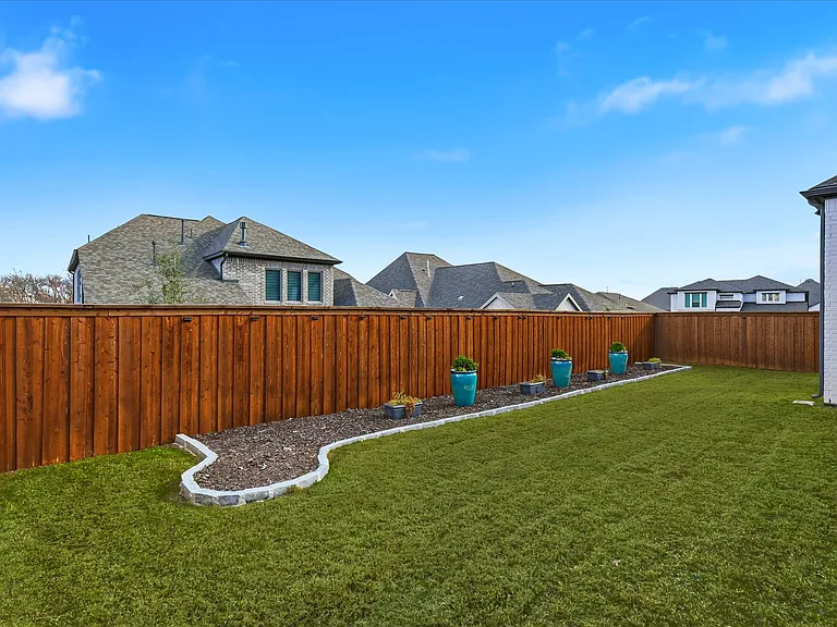 704 Pony Foot Dr — Photo 28