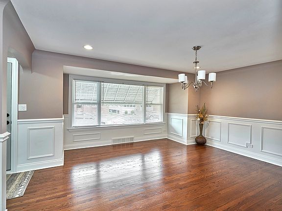 2nd image of 8651 S Essex Ave