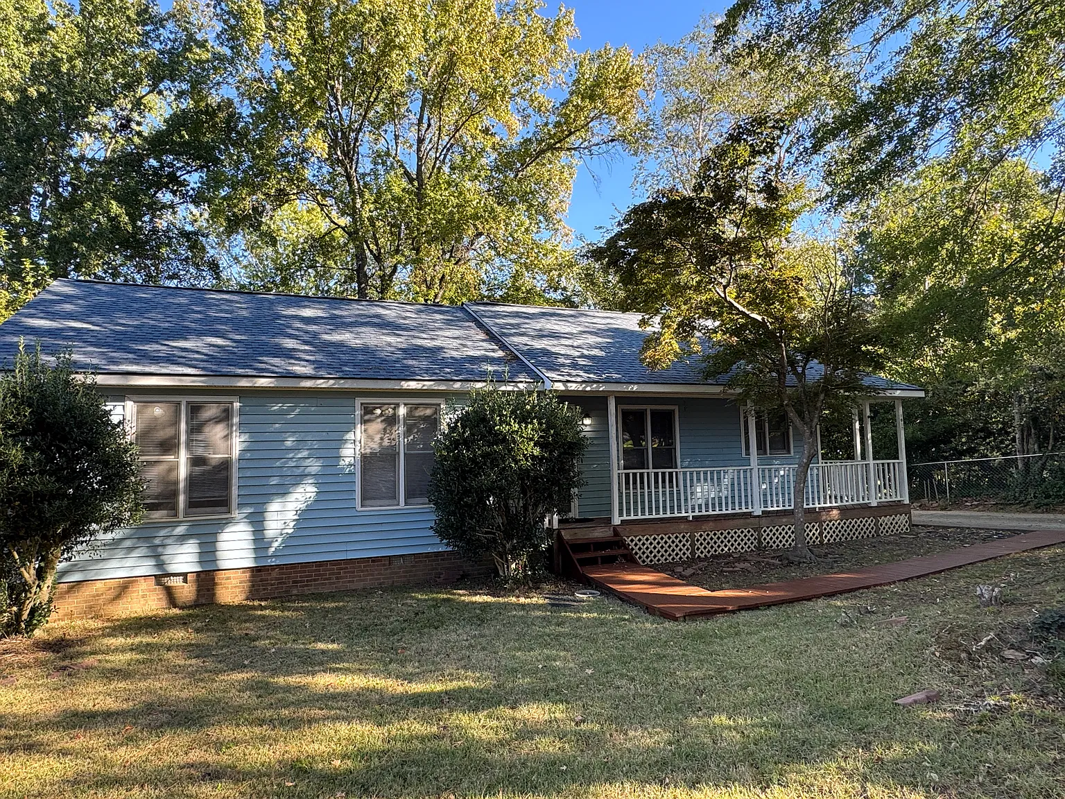 3 bed, 1330 sqft, $1,825 — Photo 2