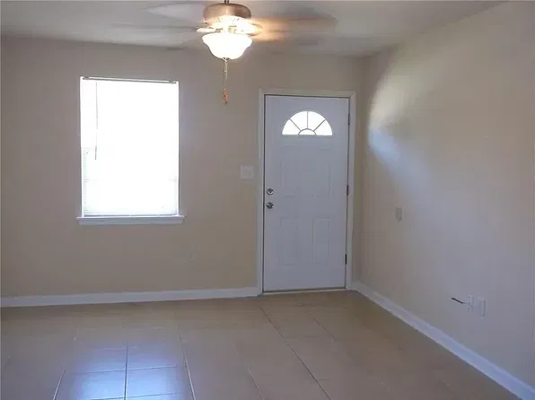 4312 Lake Villa Dr, Metairie, LA 70002