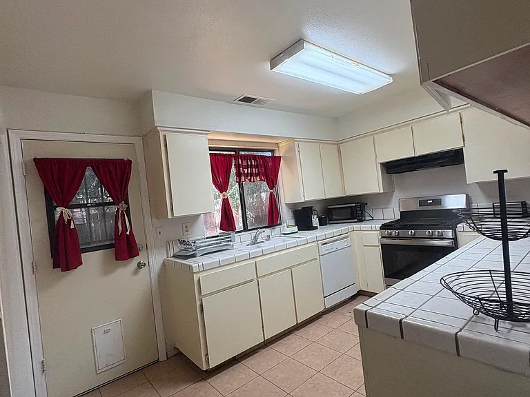 3696 W Fedora Ave — Photo 11