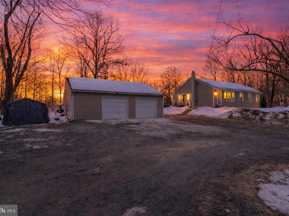 1924 Big Rd, Gilbertsville, PA 19525