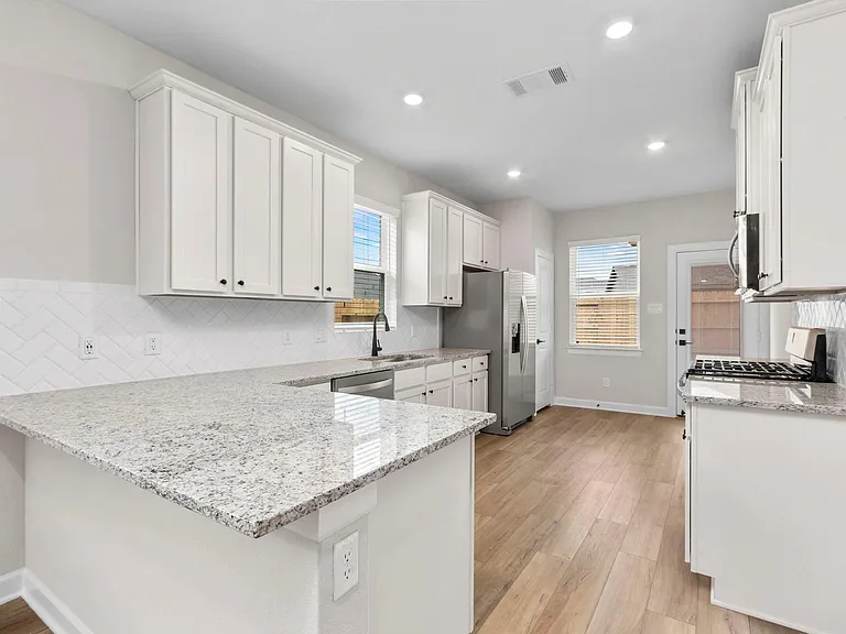 1026 Whispering Winds Dr — Photo 6